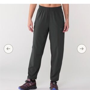 WOMENS LARGE REI CO-OP HIKING PANTS UTILITY PANTS